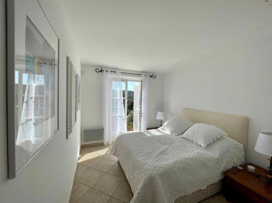 Charmantes Haus Im Golf Club Saint Tropez Zewnętrze zdjęcie