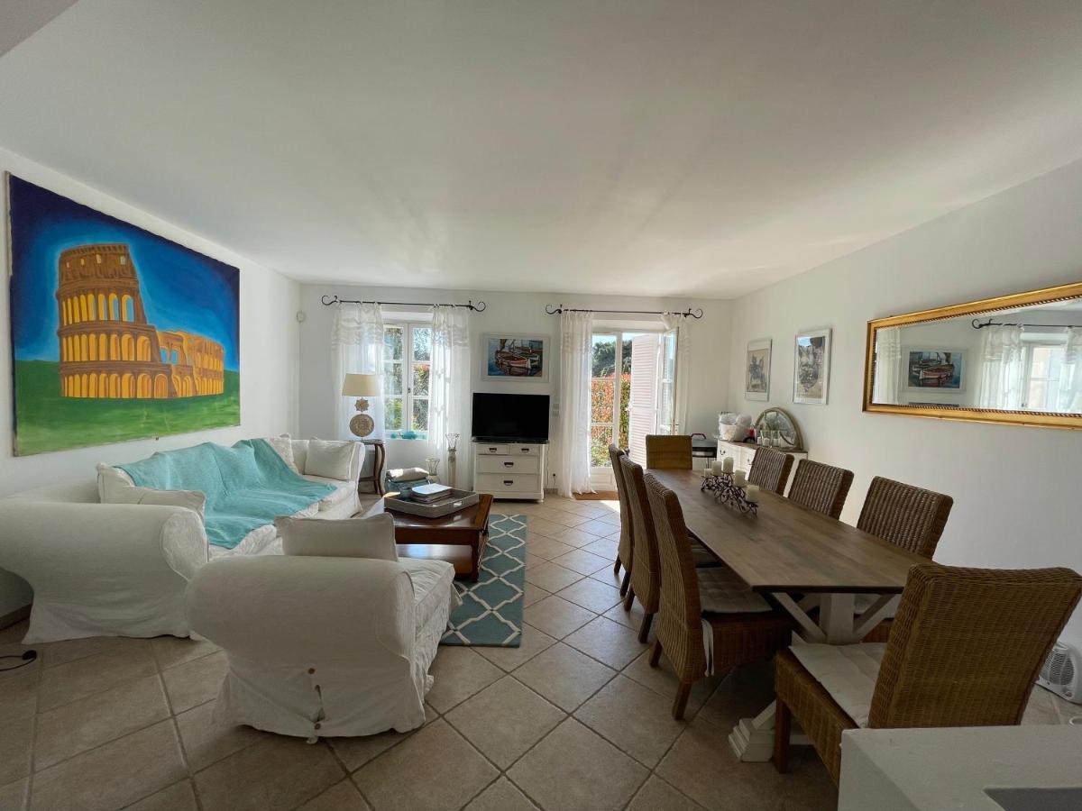 Charmantes Haus Im Golf Club Saint Tropez Zewnętrze zdjęcie