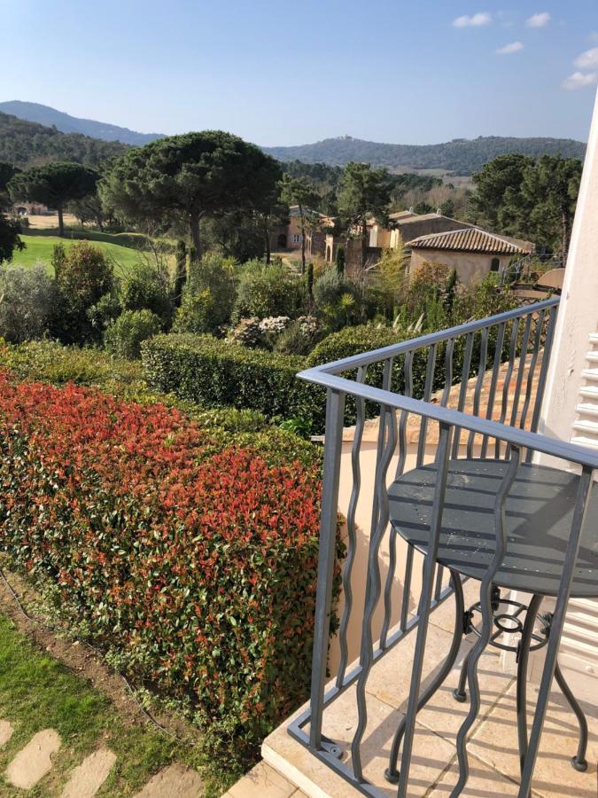 Charmantes Haus Im Golf Club Saint Tropez Zewnętrze zdjęcie