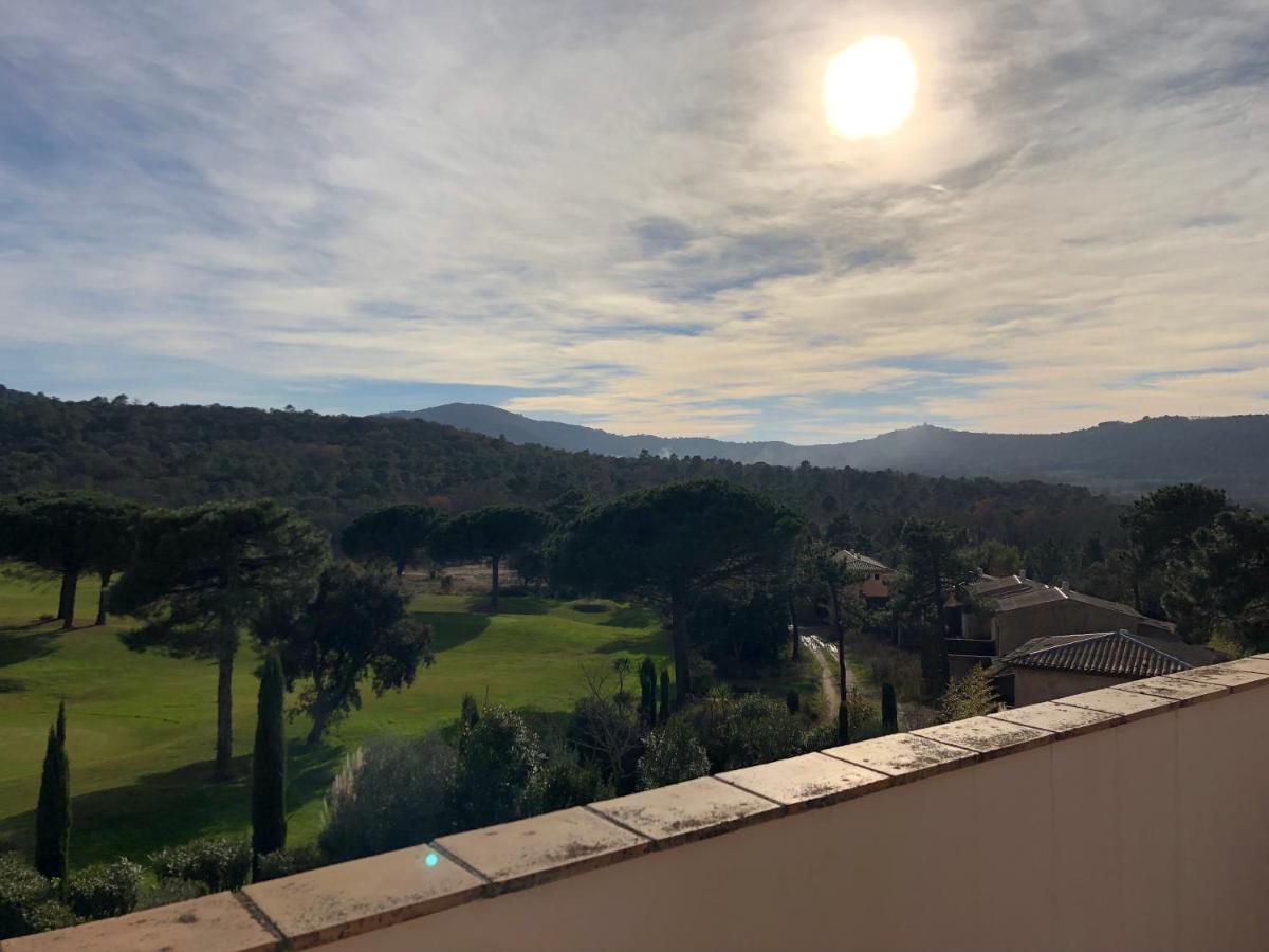 Charmantes Haus Im Golf Club Saint Tropez Zewnętrze zdjęcie
