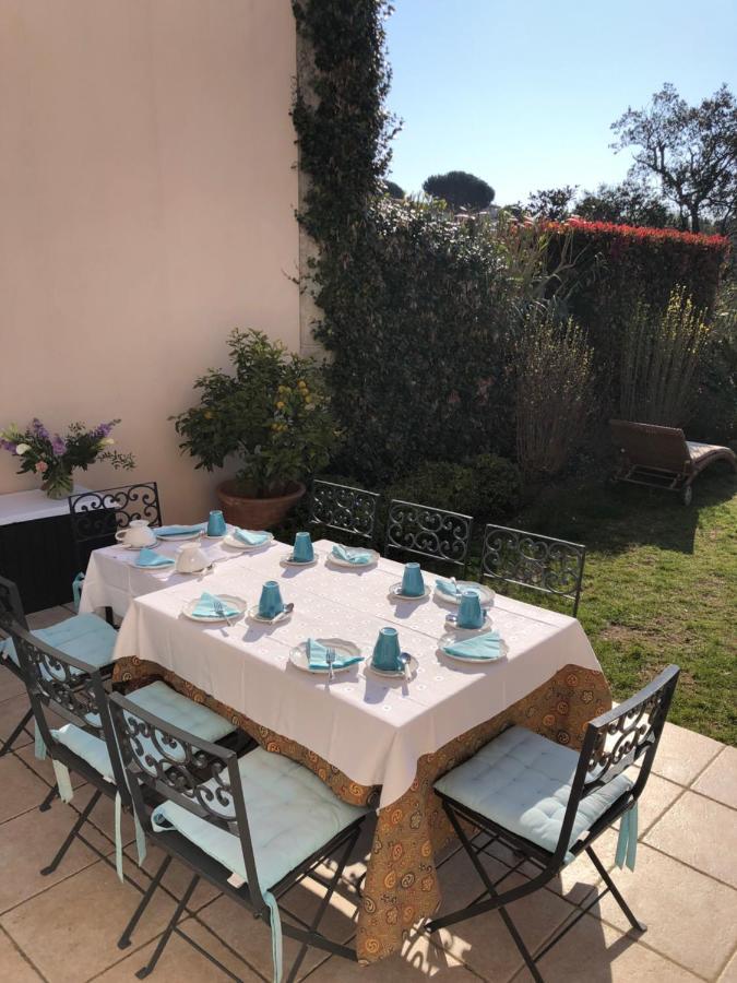 Charmantes Haus Im Golf Club Saint Tropez Zewnętrze zdjęcie