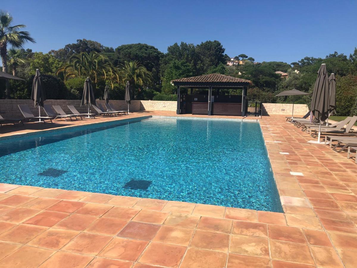 Charmantes Haus Im Golf Club Saint Tropez Zewnętrze zdjęcie